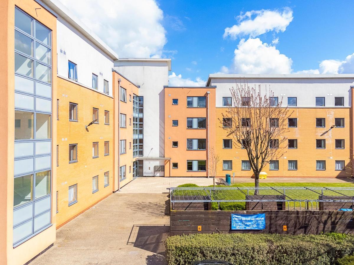 Vibrant Ensuite Rooms, Hatfield - Sk Esterno foto
